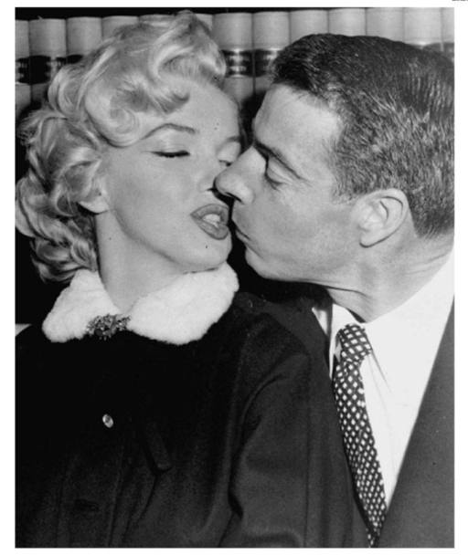 Bacio dei neo sposi a San Francisco, 1954